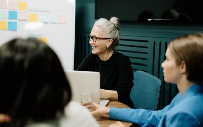Emploi des seniors : interdiction de licencier, contrats Seniors, quelles mesures pour les maintenir dans l’entreprise ?